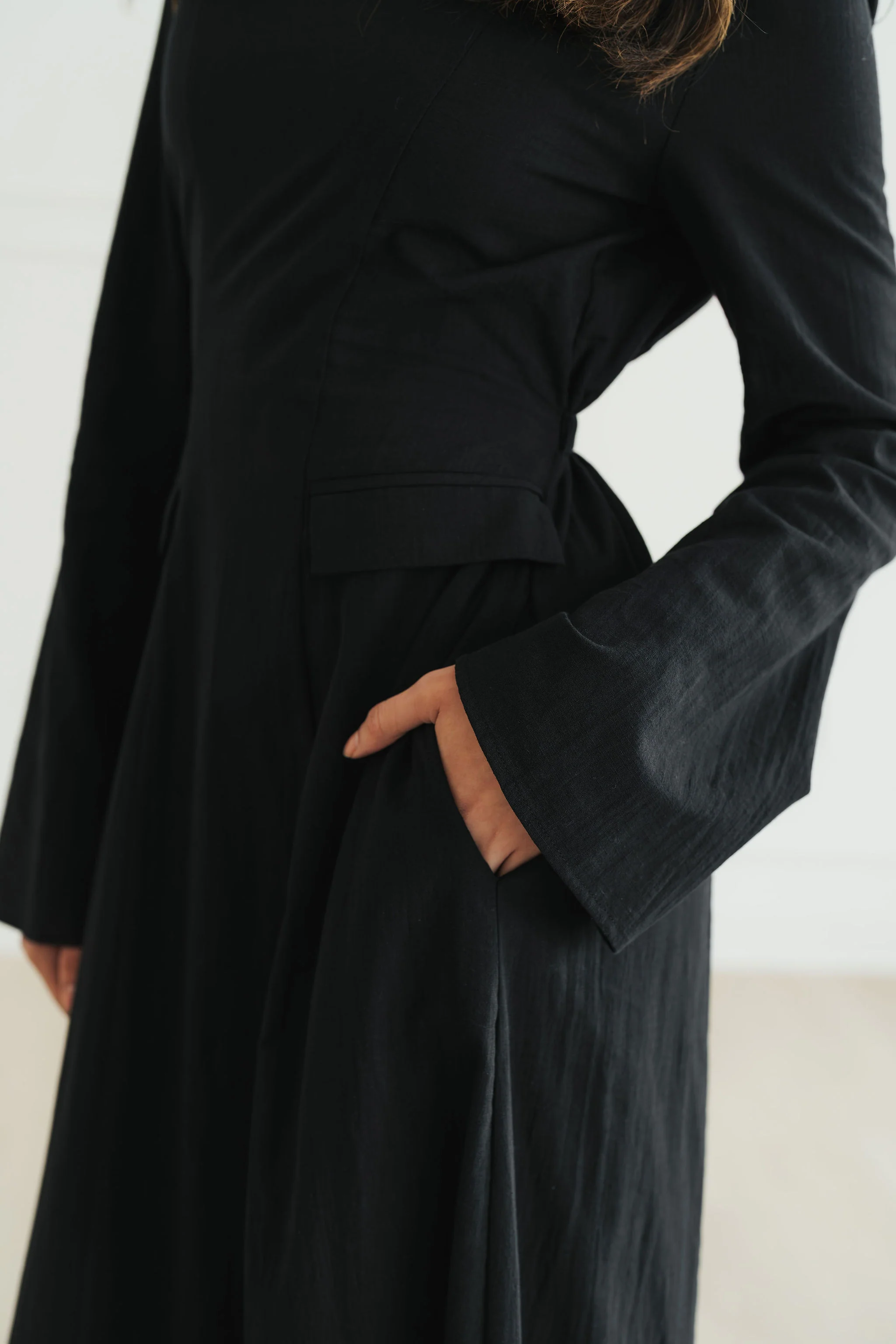 Hana (Black) - Image 4