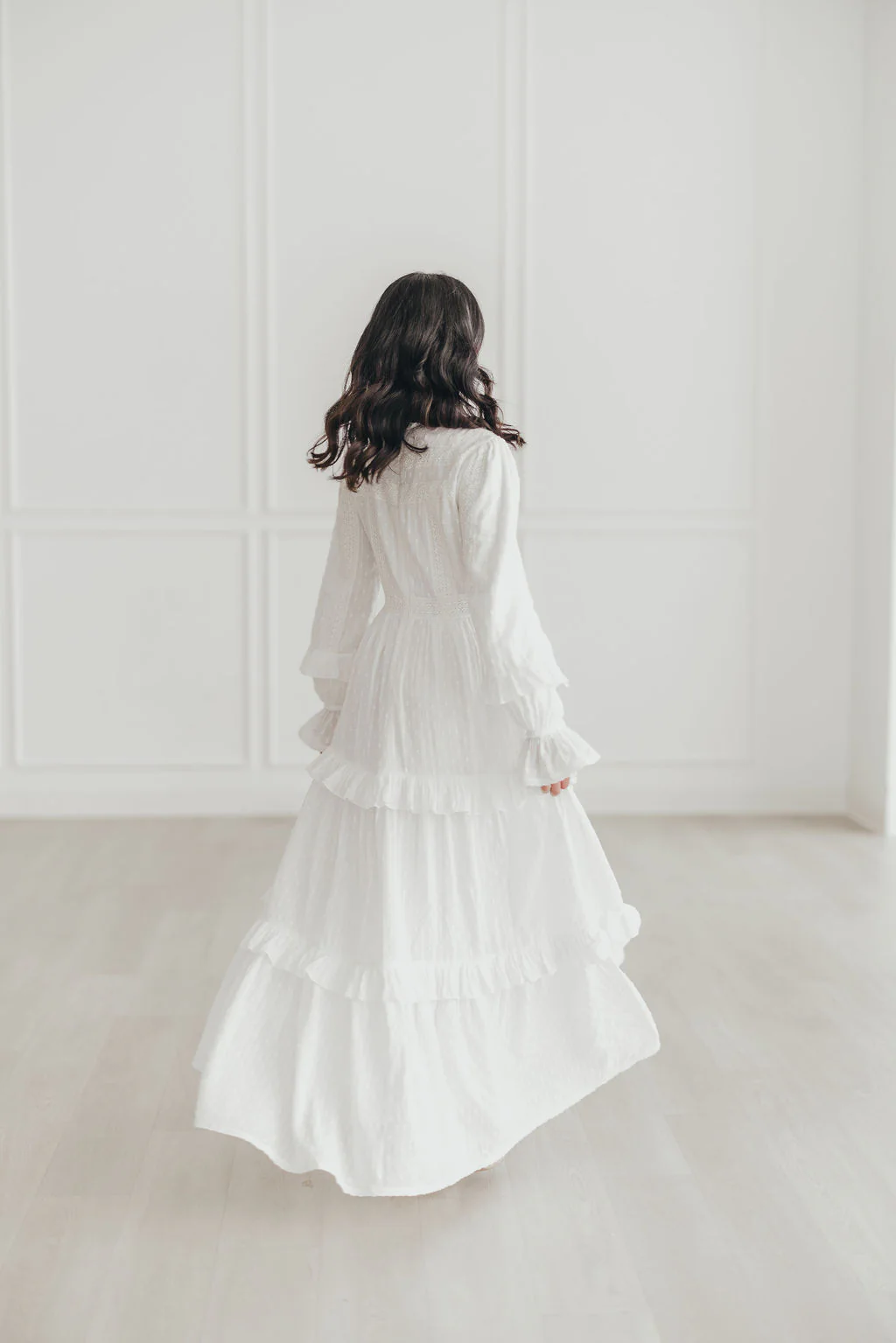 Nora (White Lace) - Image 4