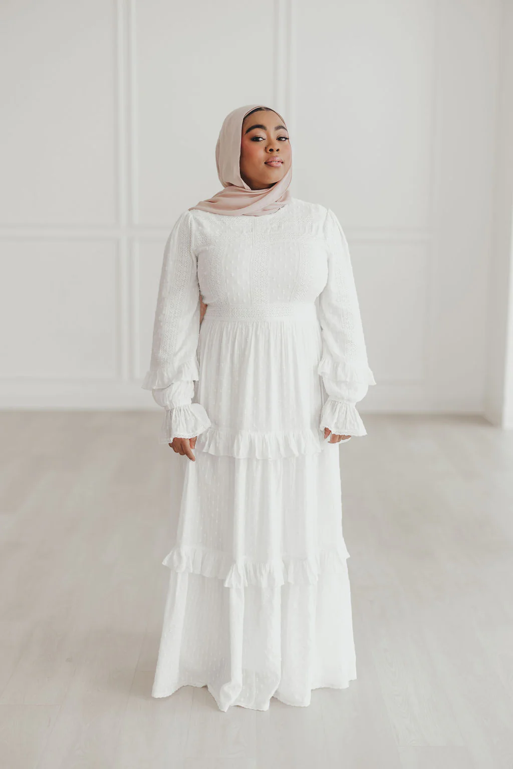 Nora (White Lace) - Image 6
