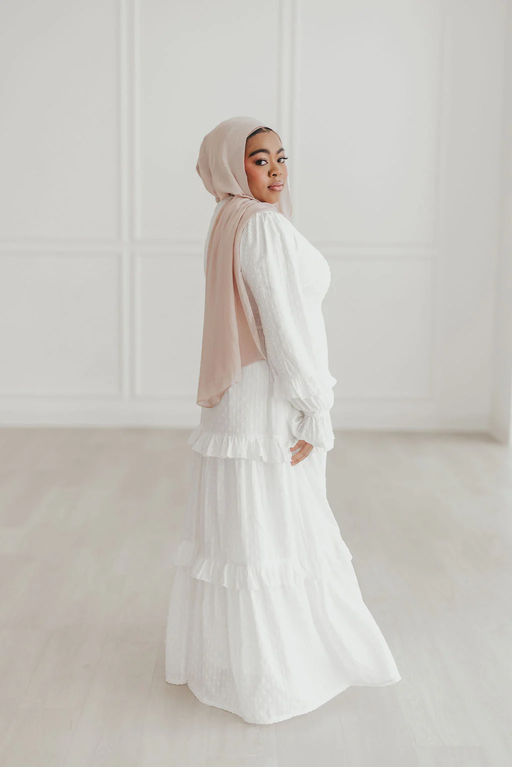 Nora (White Lace) - Image 7